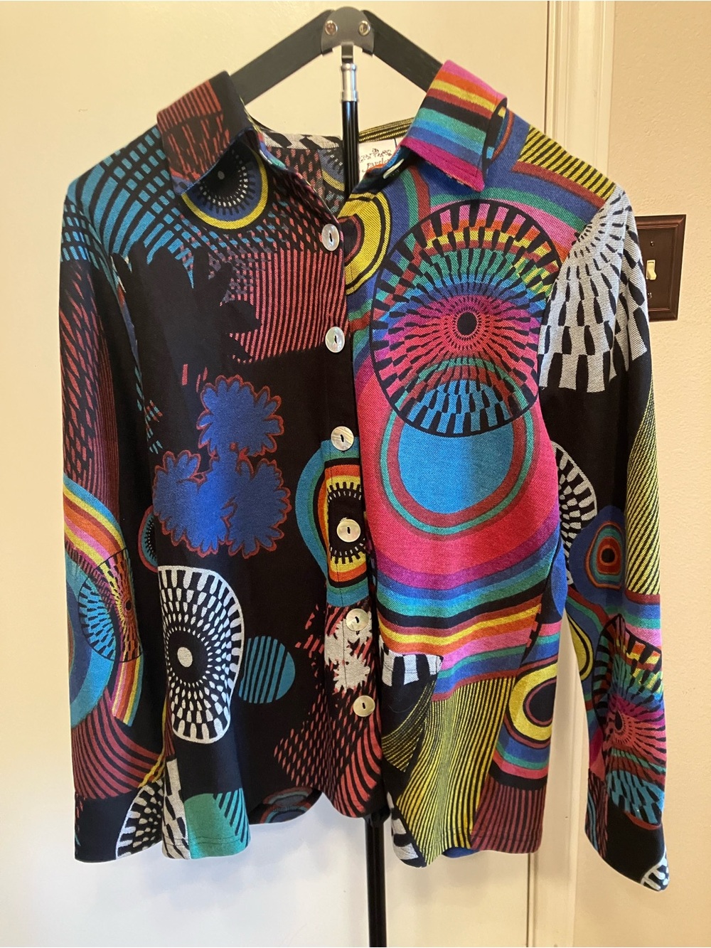 Parsley & Sage Psychedelic Art To Wear Button Up Blouse - Size Small